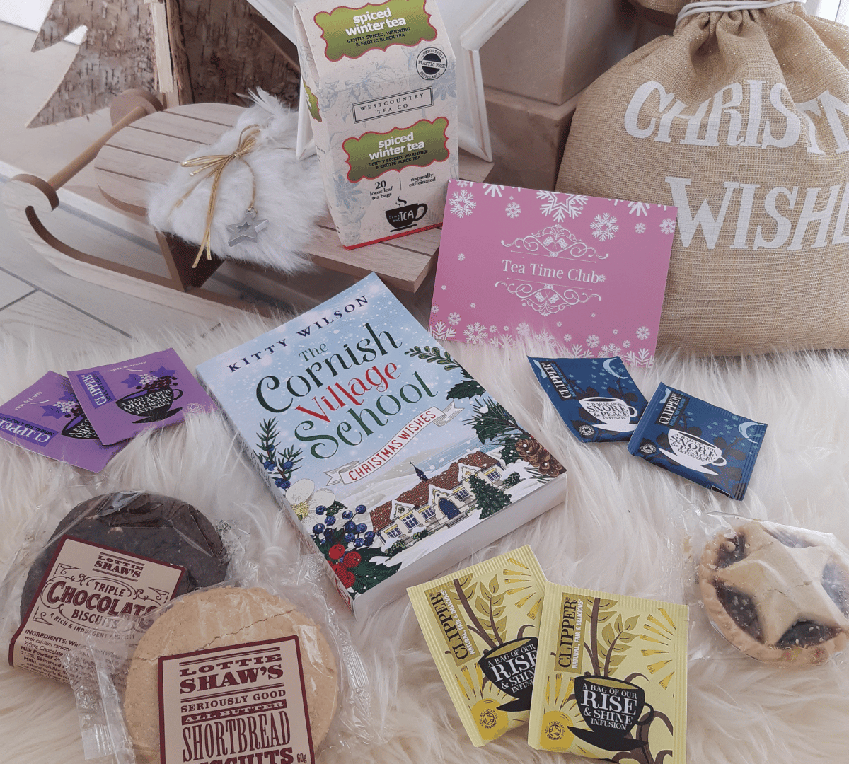 Christmas Tea, Mug & Book Box