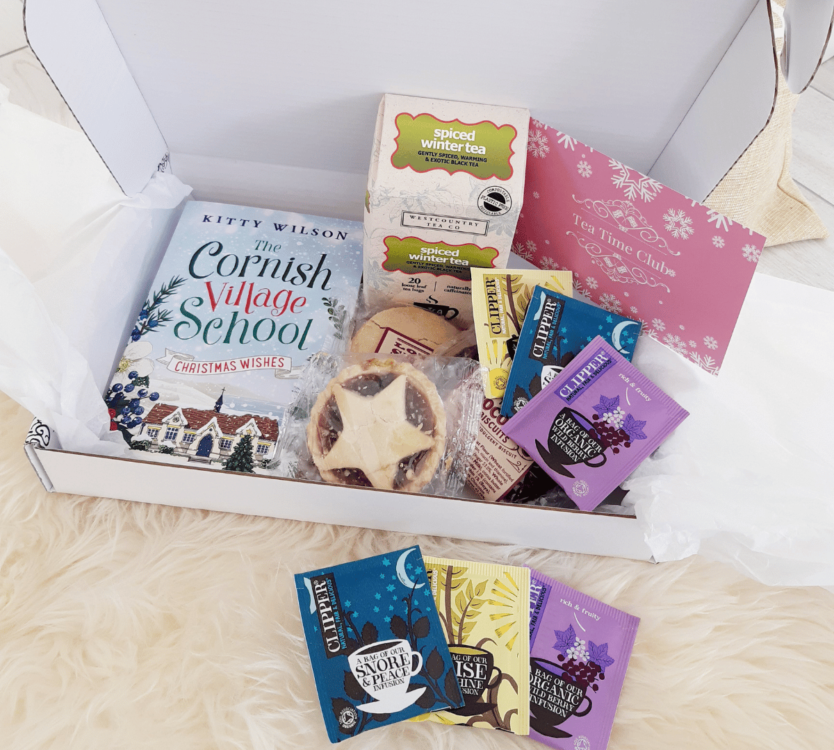 Christmas Tea, Mug & Book Box